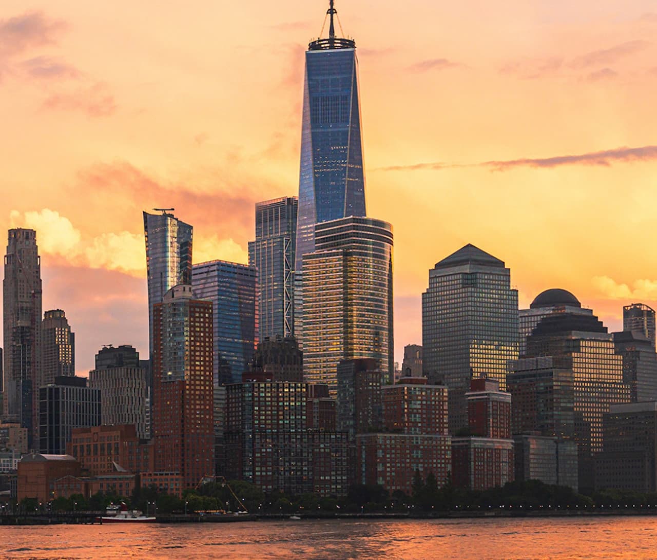 Circle Line Downtown "Liberty Sunset" Evening Cruise (1.5 hours): Reserved Straight-to-Board Ticket - image 6