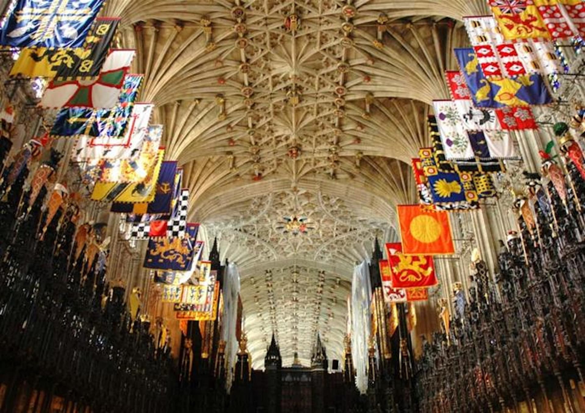 Windsor Castle and Stonehenge Tour from London - image 7