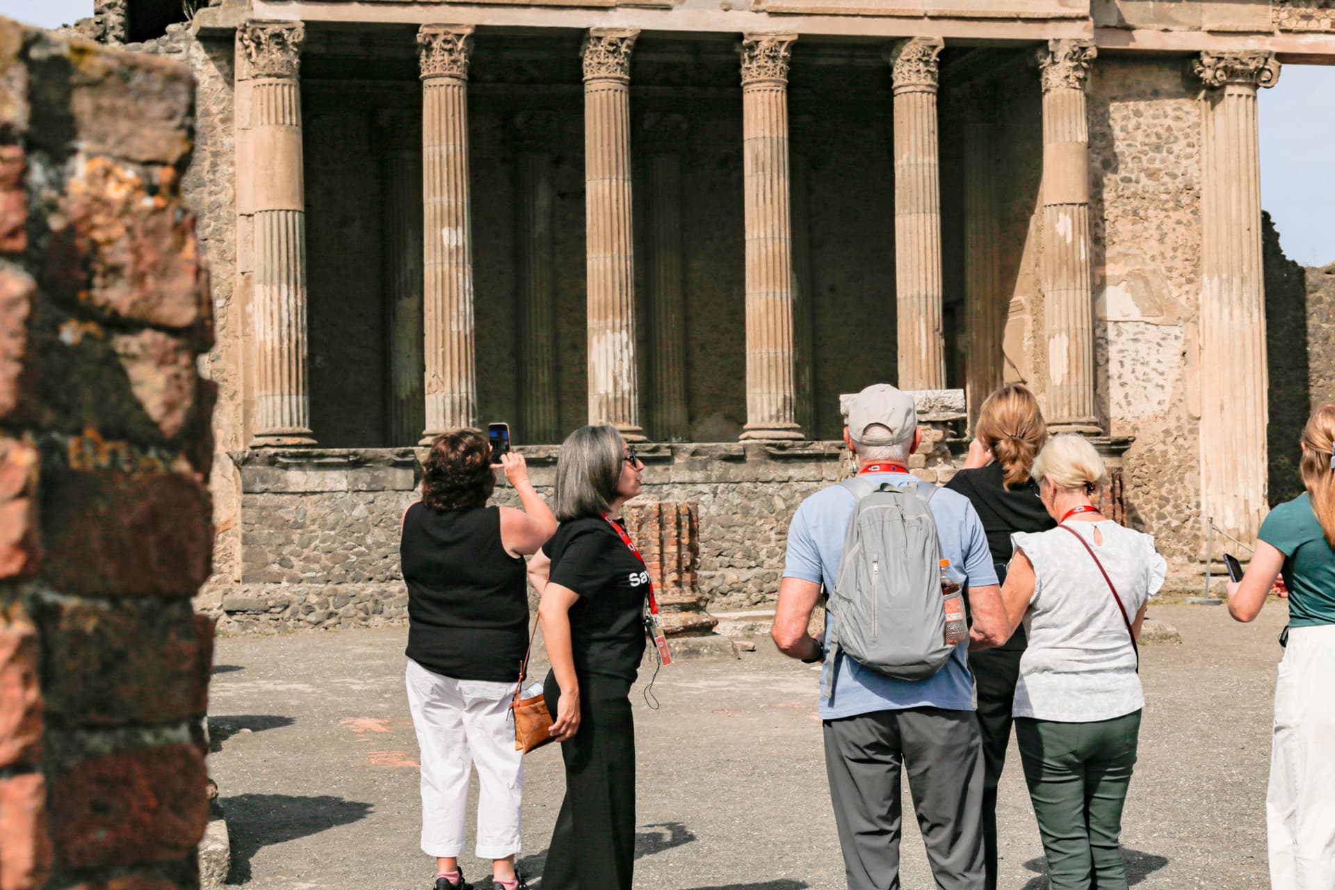 Tour of Pompeii: Guided Walk with Priority Access - image 8